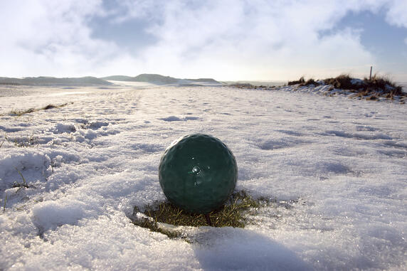 Snowy_golf_course